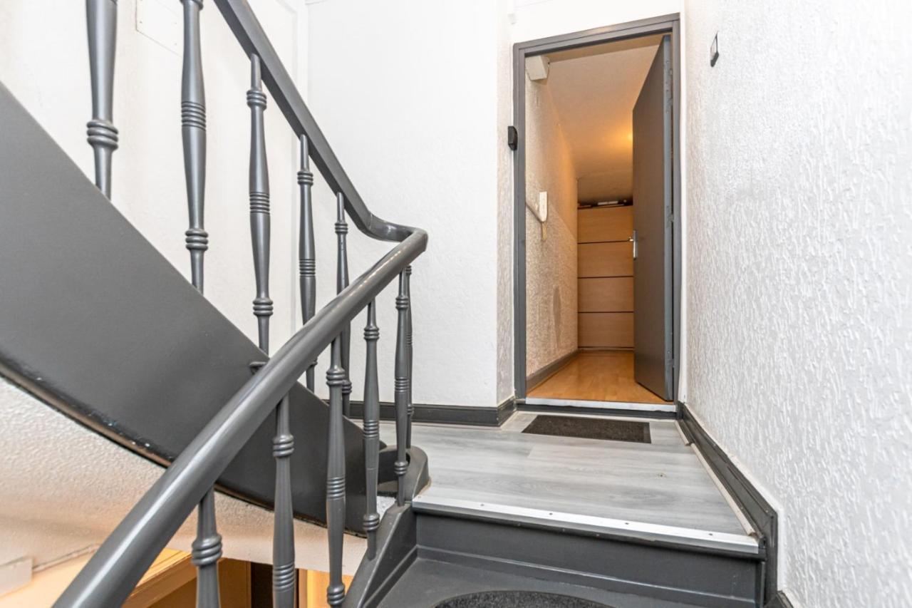 Studio & Appts - 1 A 4 Lits, 1 To 4 Beds - 1 A 7 Pers, 1 To 7 Pax - Confort, Flexibilite Hayange エクステリア 写真